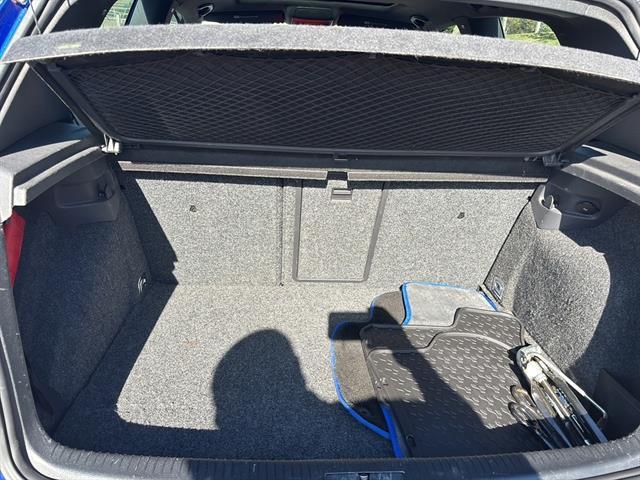 used 2008 Volkswagen R32 car, priced at $17,750