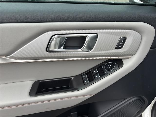 new 2025 Ford Explorer car, priced at $49,515