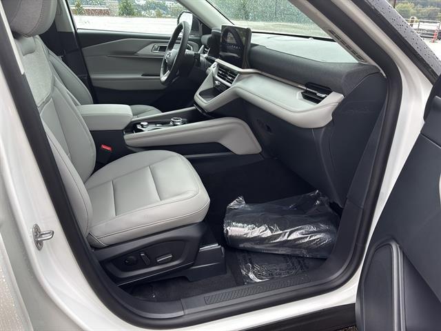 new 2025 Ford Explorer car, priced at $49,515