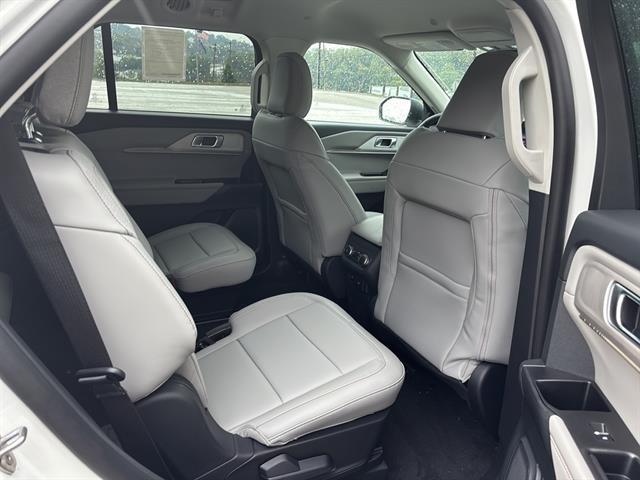 new 2025 Ford Explorer car, priced at $49,515