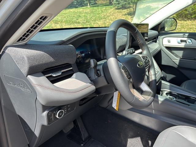new 2025 Ford Explorer car, priced at $48,660