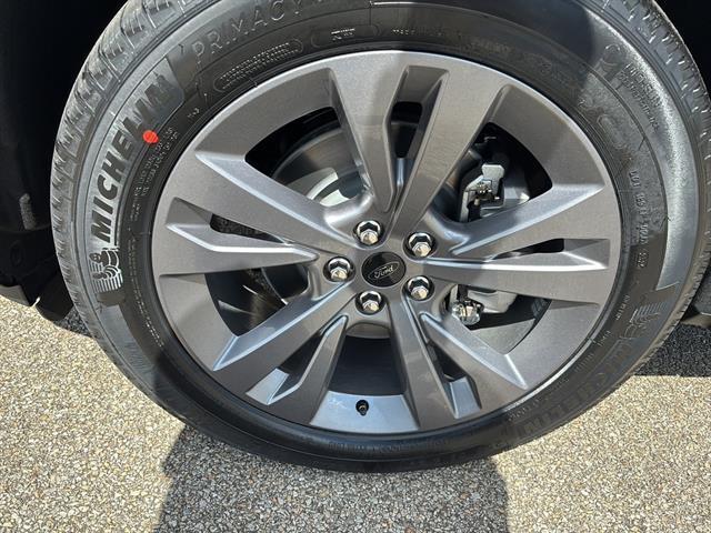 new 2025 Ford Explorer car, priced at $48,660