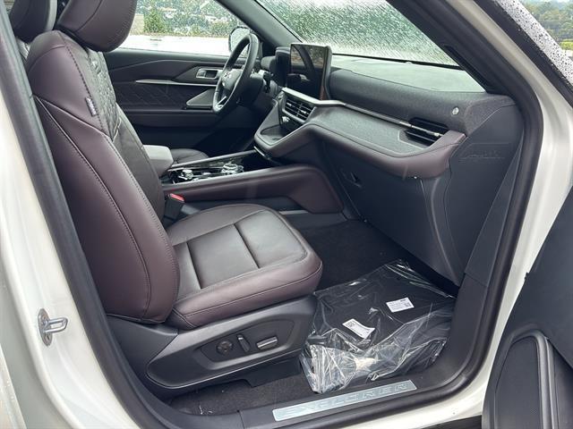 new 2025 Ford Explorer car, priced at $61,820
