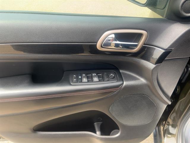 used 2016 Jeep Grand Cherokee car, priced at $14,914
