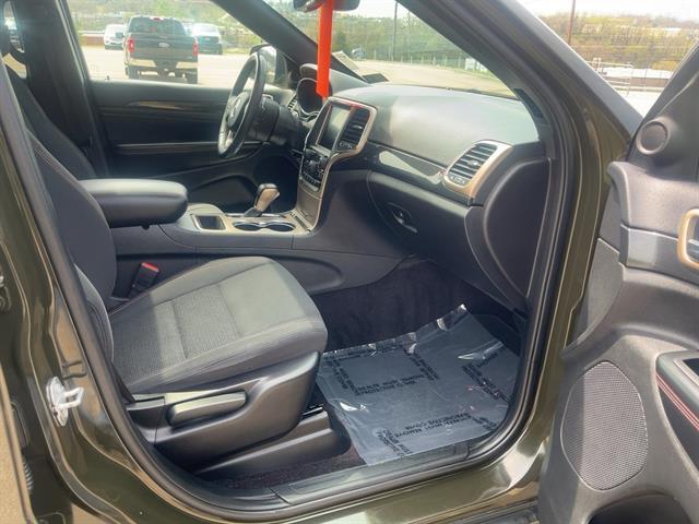 used 2016 Jeep Grand Cherokee car, priced at $14,914