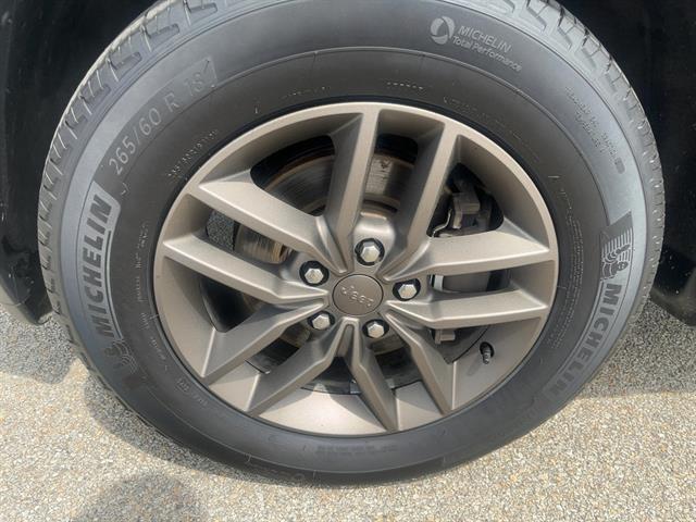 used 2016 Jeep Grand Cherokee car, priced at $14,914