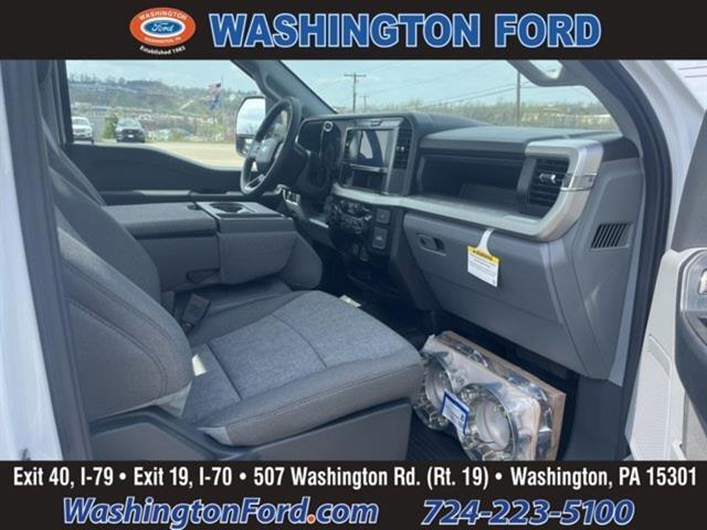 new 2025 Ford F-250 car, priced at $52,600