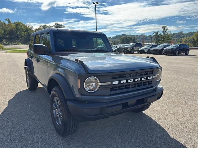 new 2025 Ford Bronco car, priced at $50,260