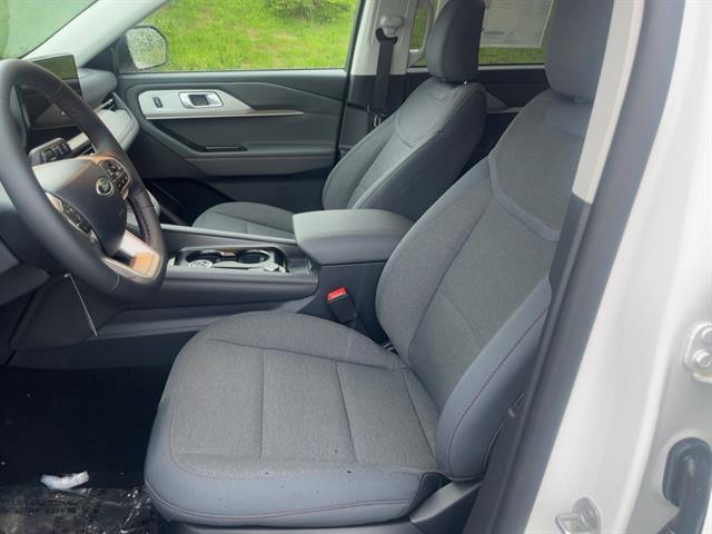 new 2025 Ford Explorer car, priced at $41,496
