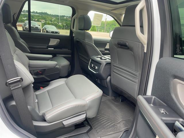 new 2025 Ford Expedition car, priced at $71,815