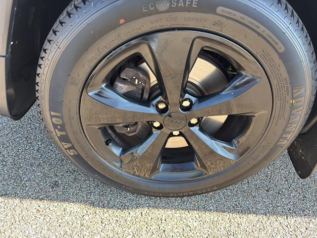 used 2016 Jeep Cherokee car, priced at $10,500