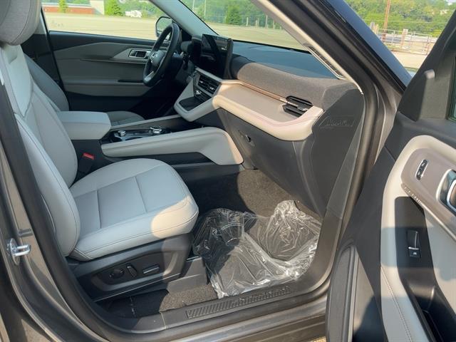 new 2025 Ford Explorer car, priced at $45,049