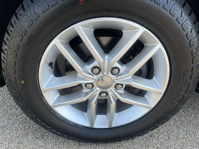used 2017 Jeep Grand Cherokee car, priced at $18,950