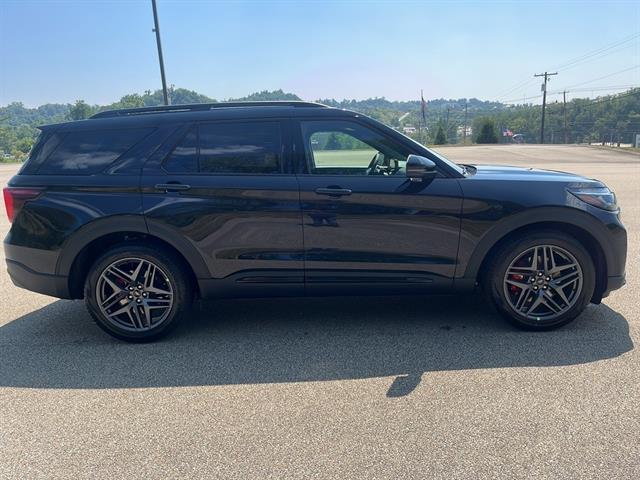 new 2025 Ford Explorer car, priced at $62,595