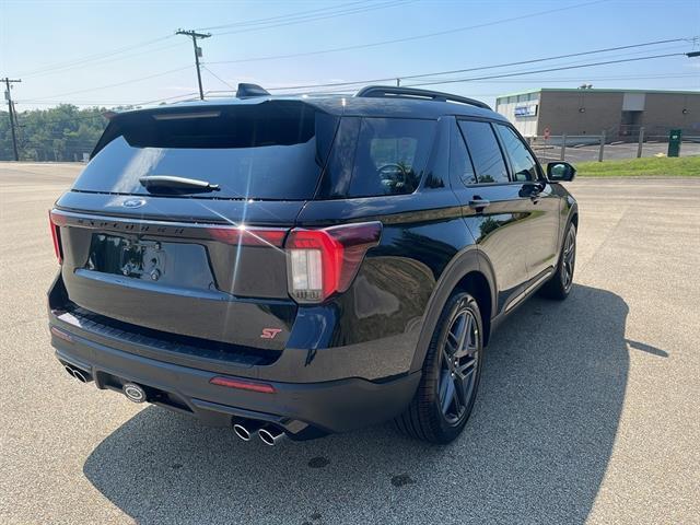 new 2025 Ford Explorer car, priced at $62,595