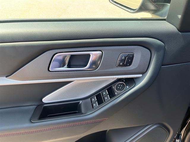 new 2025 Ford Explorer car, priced at $62,595