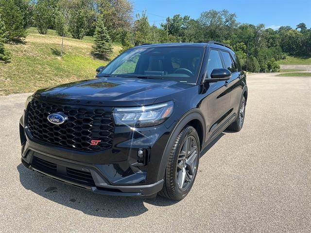 new 2025 Ford Explorer car, priced at $62,595