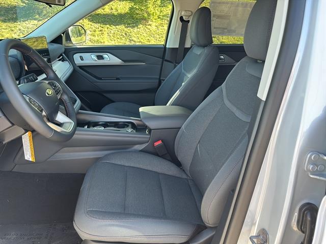 new 2025 Ford Explorer car, priced at $43,745