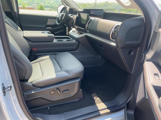 new 2025 Ford Expedition Max car, priced at $76,645