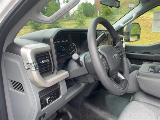 new 2025 Ford F-250 car, priced at $52,185