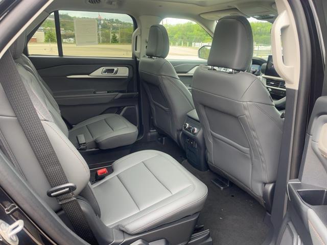 new 2025 Ford Explorer car, priced at $46,570