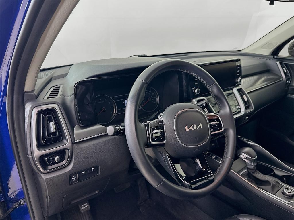 used 2022 Kia Sorento car, priced at $25,316