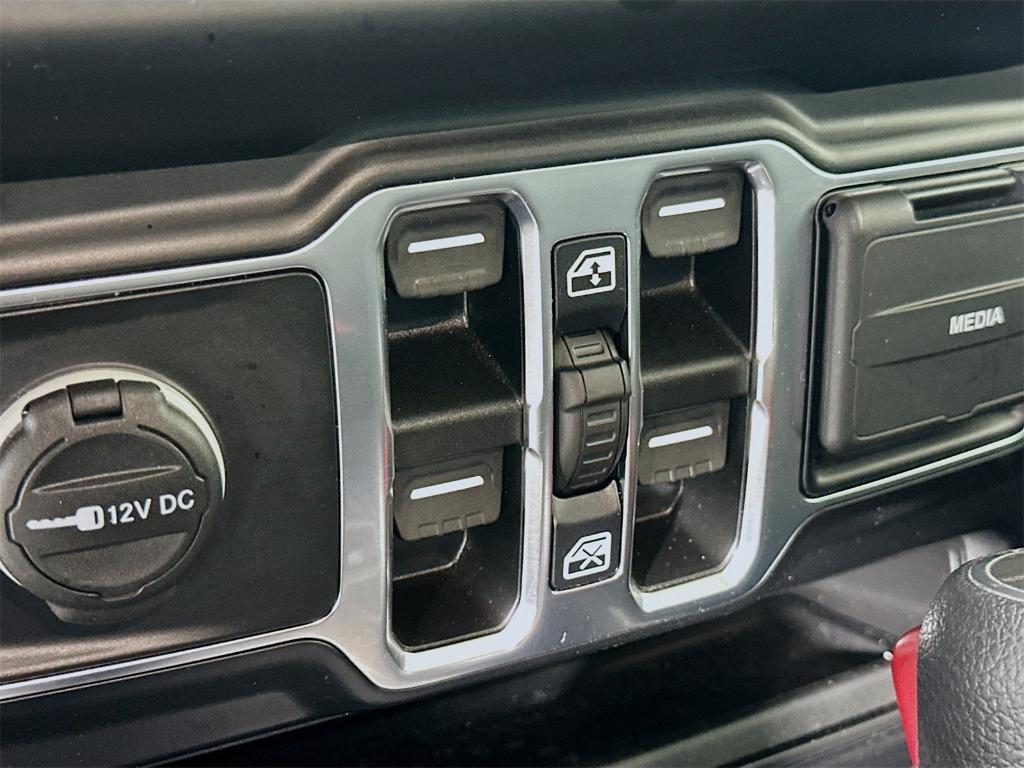 used 2021 Jeep Gladiator car, priced at $28,881