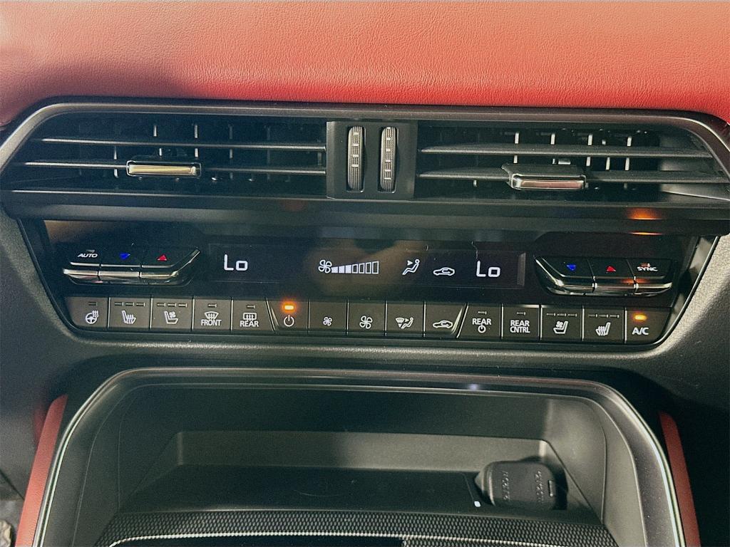 new 2025 Mazda CX-70 PHEV car