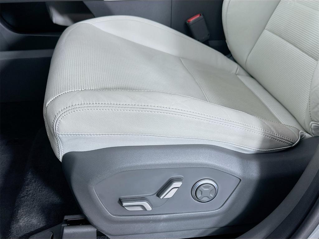 used 2024 Hyundai Santa Fe car, priced at $32,823