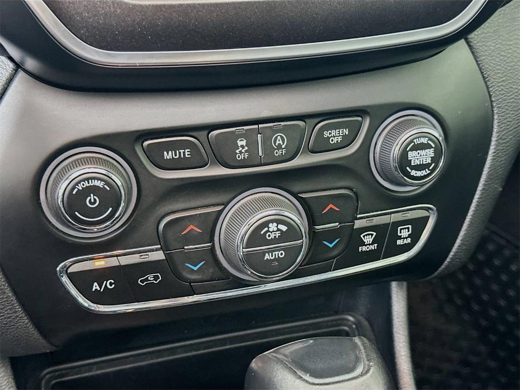 used 2019 Jeep Cherokee car, priced at $18,790