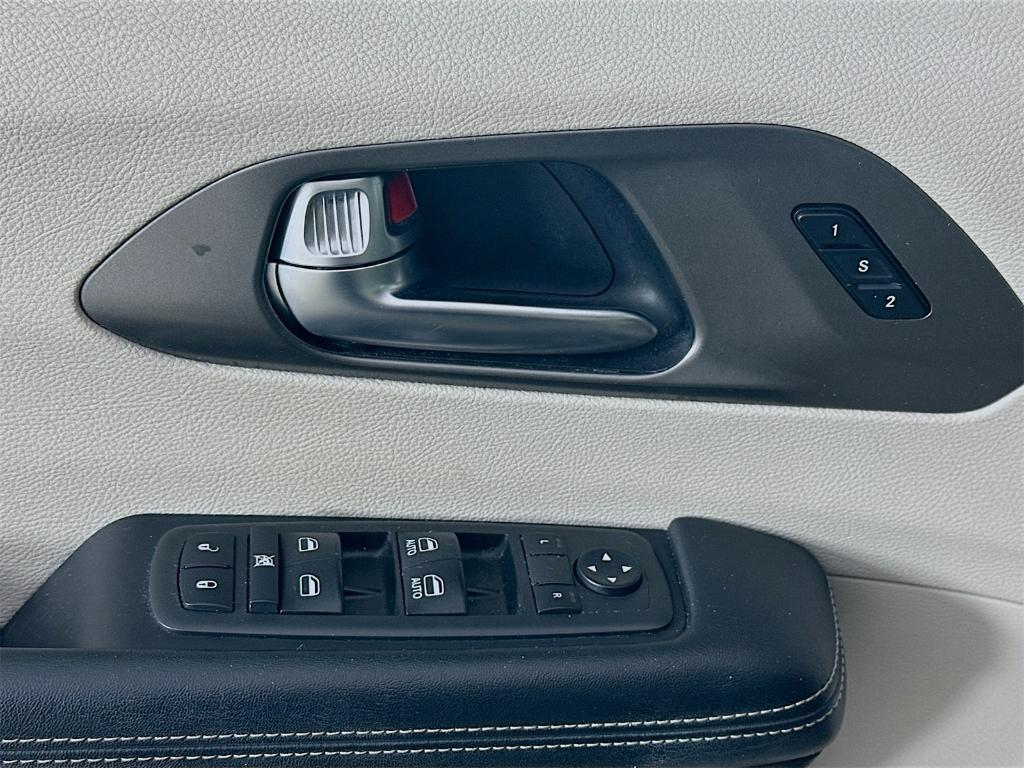 used 2021 Chrysler Pacifica car, priced at $21,975