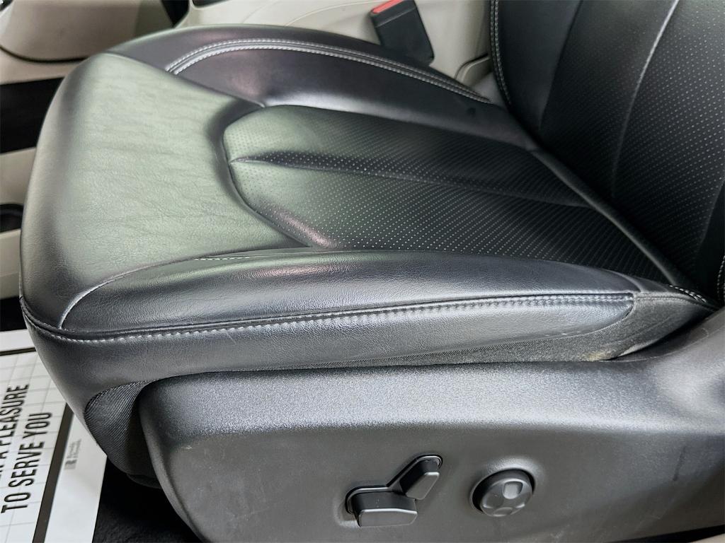 used 2023 Chrysler Pacifica car, priced at $20,730