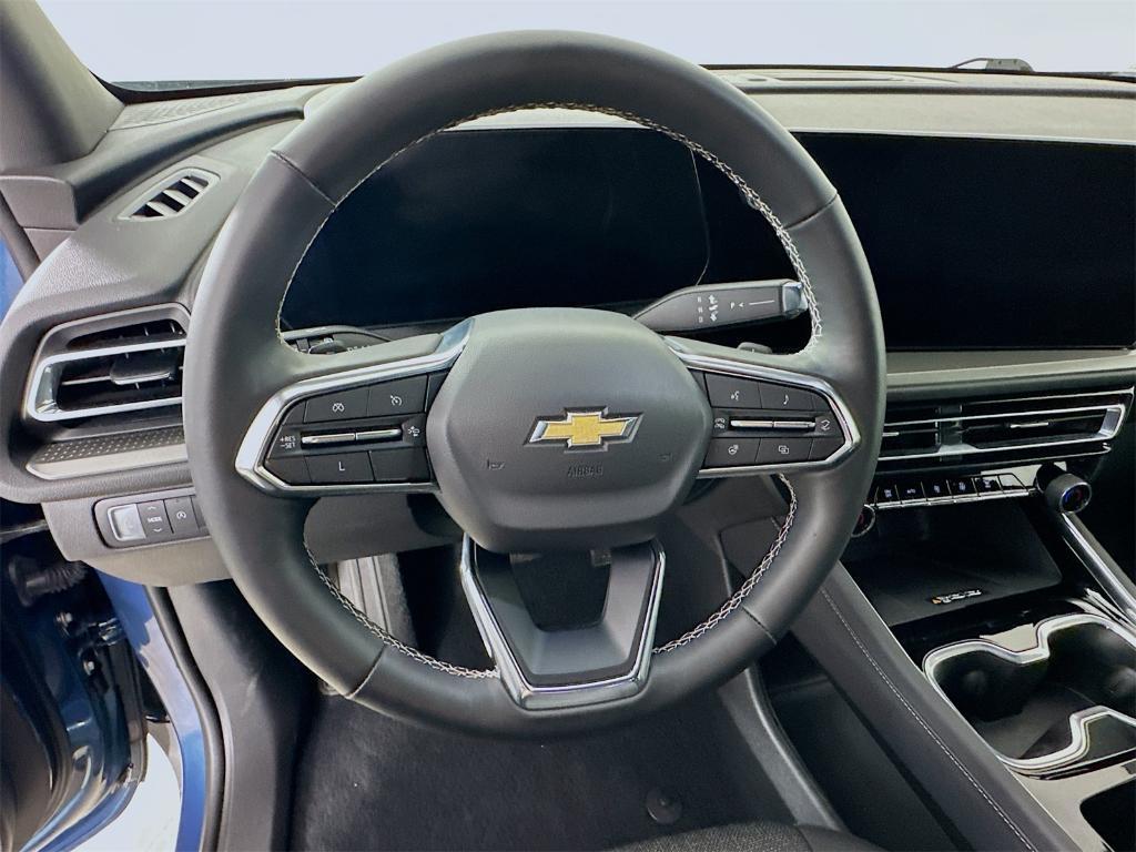 used 2025 Chevrolet Traverse car, priced at $36,788
