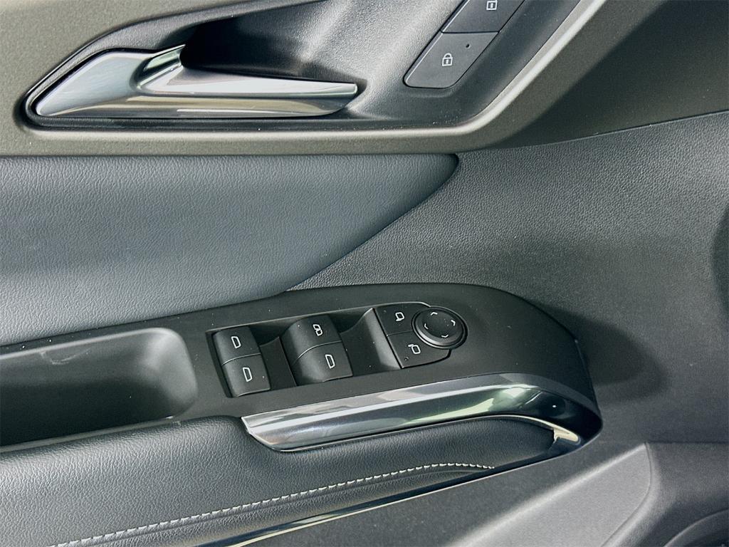 used 2025 Chevrolet Traverse car, priced at $36,788