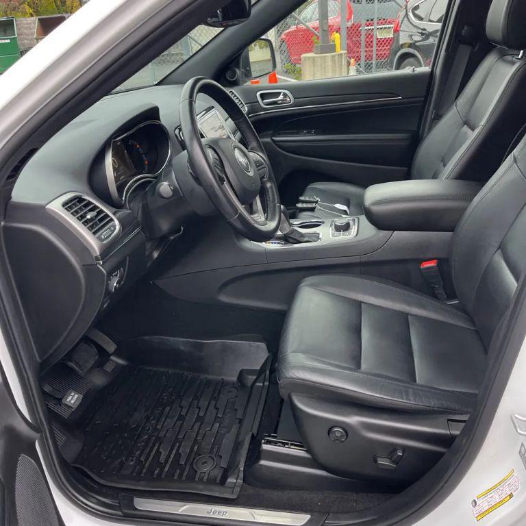 used 2021 Jeep Grand Cherokee car, priced at $23,900