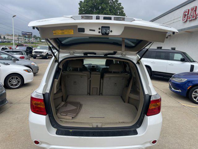used 2010 Toyota Highlander car, priced at $15,995