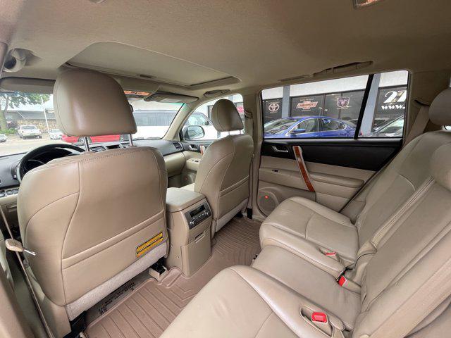 used 2010 Toyota Highlander car, priced at $15,995