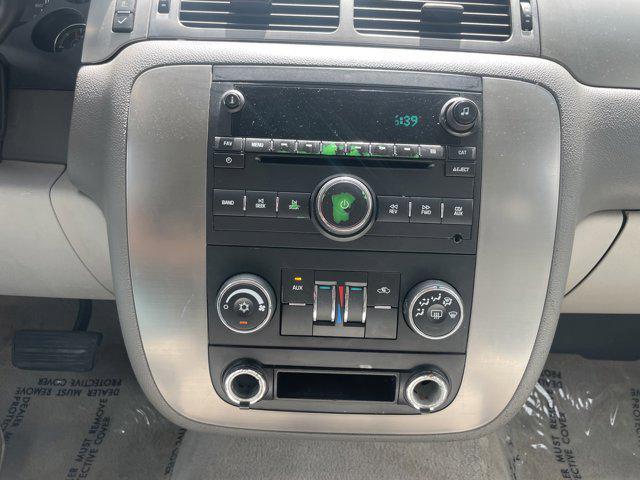 used 2007 Chevrolet Suburban car, priced at $13,995