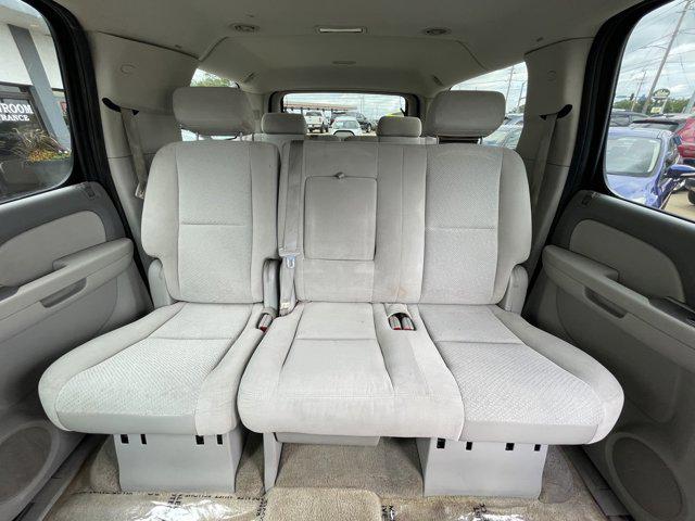 used 2007 Chevrolet Suburban car, priced at $13,995