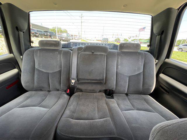used 2005 GMC Sierra 2500 car, priced at $14,499