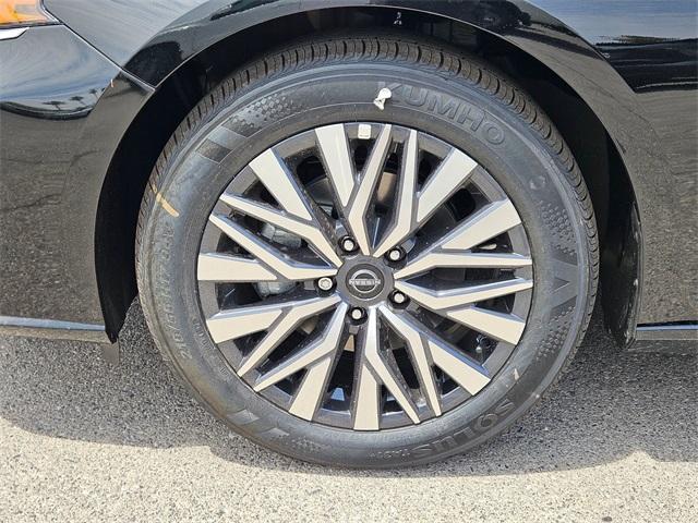new 2025 Nissan Altima car, priced at $27,495