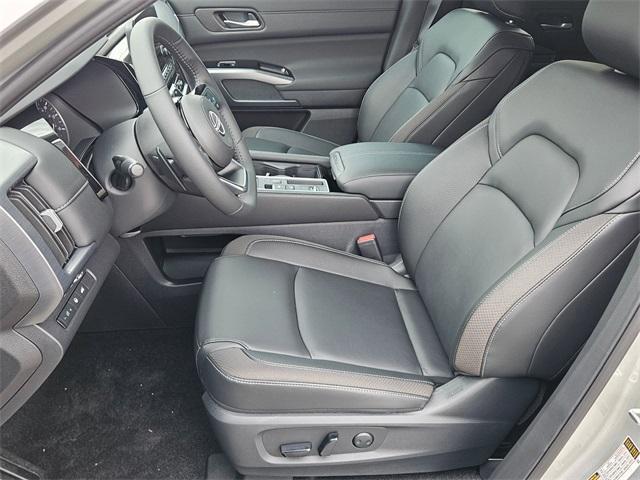 new 2025 Nissan Pathfinder car, priced at $36,125