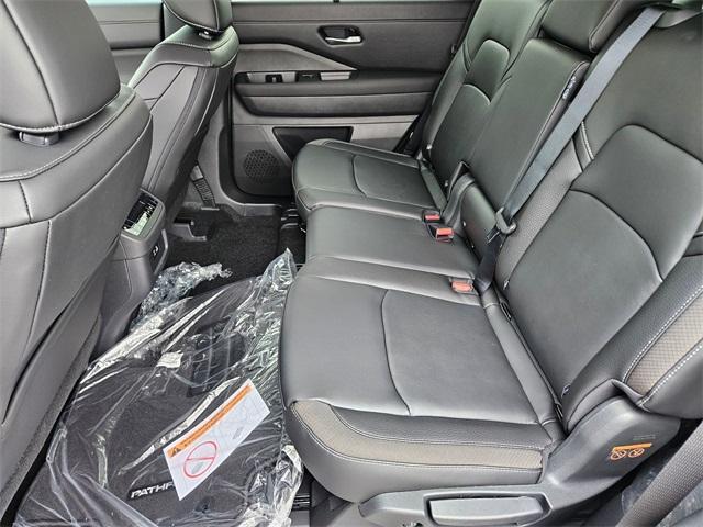 new 2025 Nissan Pathfinder car, priced at $36,125