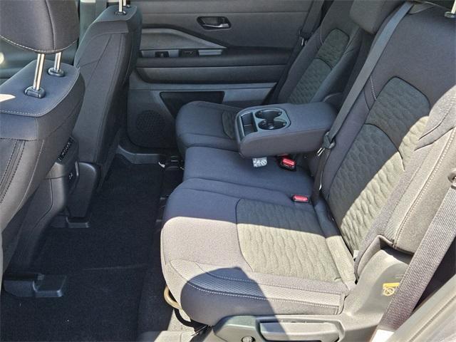 new 2025 Nissan Pathfinder car, priced at $39,368