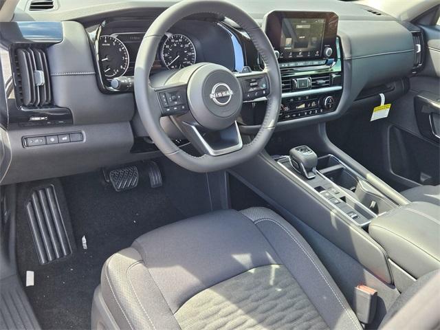 new 2025 Nissan Pathfinder car, priced at $33,647
