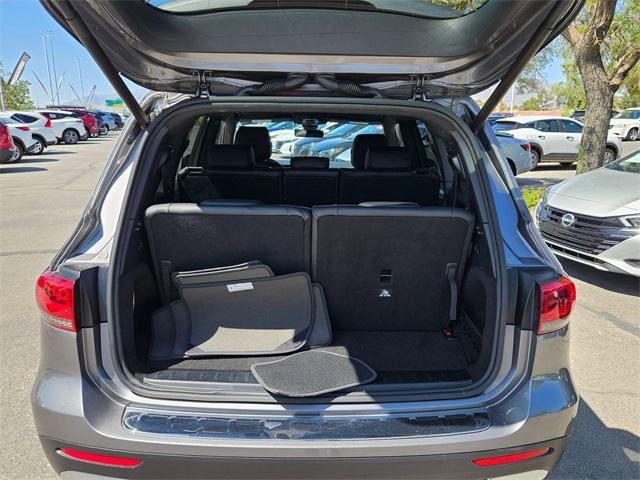 used 2022 Mercedes-Benz GLB 250 car, priced at $28,987