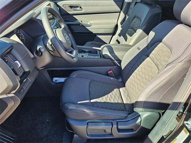 new 2025 Nissan Pathfinder car, priced at $30,450