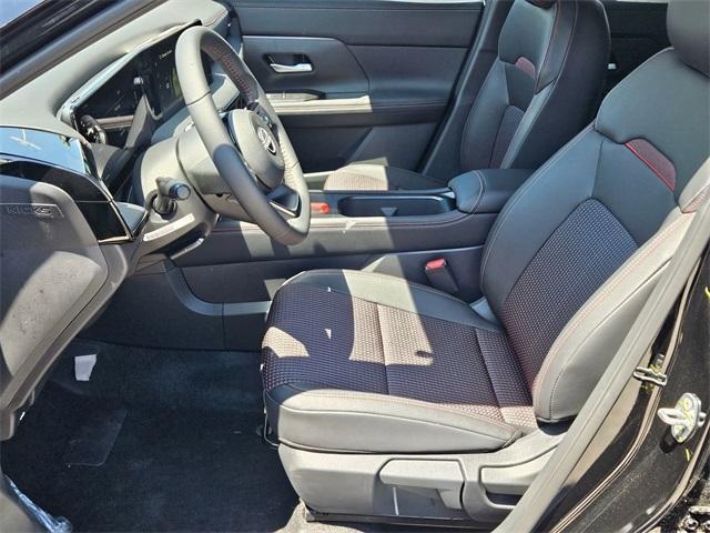 new 2025 Nissan Kicks car, priced at $28,012