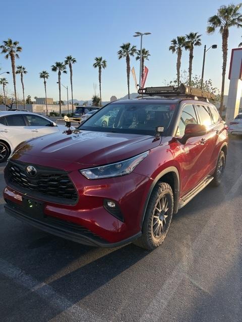 used 2021 Toyota Highlander car, priced at $31,987