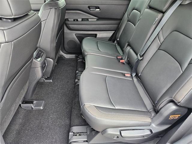 new 2025 Nissan Pathfinder car, priced at $36,525